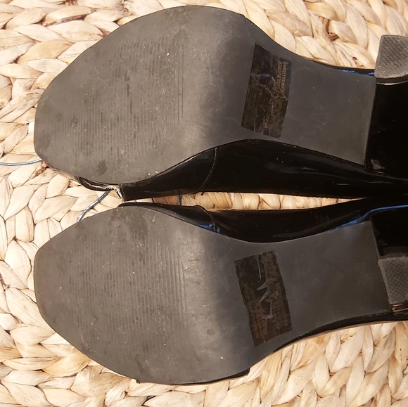 Joe Fresh peep-toe pumps - Picture 2 of 5